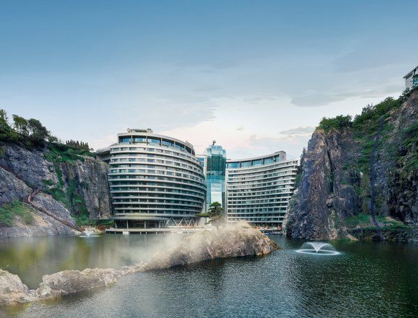 上海佘山世茂洲际酒店全球开放，“地平线下的想象”首度亮相