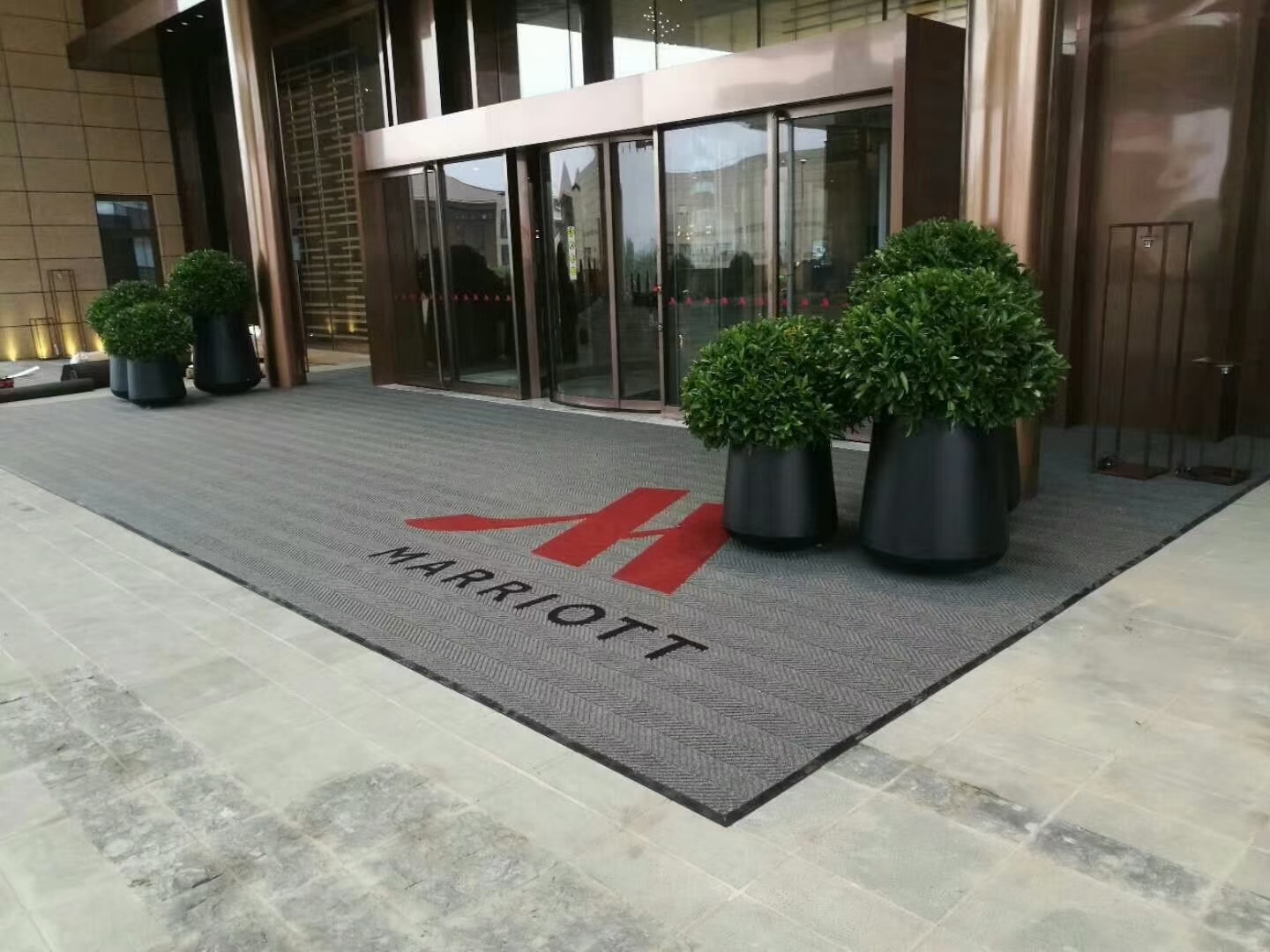 商场办公楼大门刮沙地垫会所酒店出入口刮沙控尘地垫轮胎纹MMI地毯