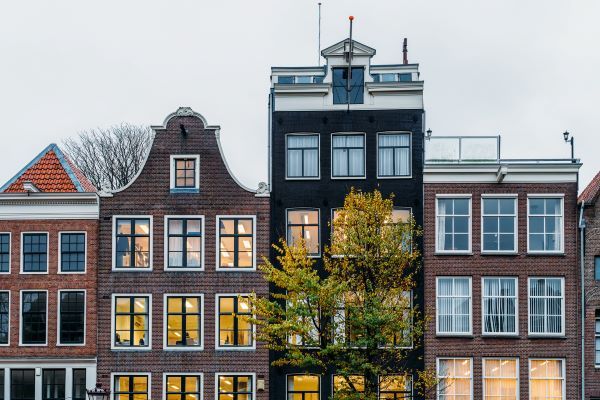 MVRDV设计的阿姆斯特丹“水晶屋”  被Hermès选为新门店