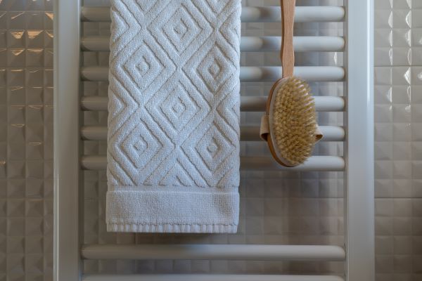 为什么许多浴室配备电热毛巾架 优势真不少！