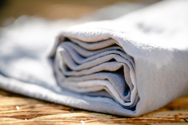 亚麻衣服为什么会起球？如何使较硬的亚麻面料变柔软？