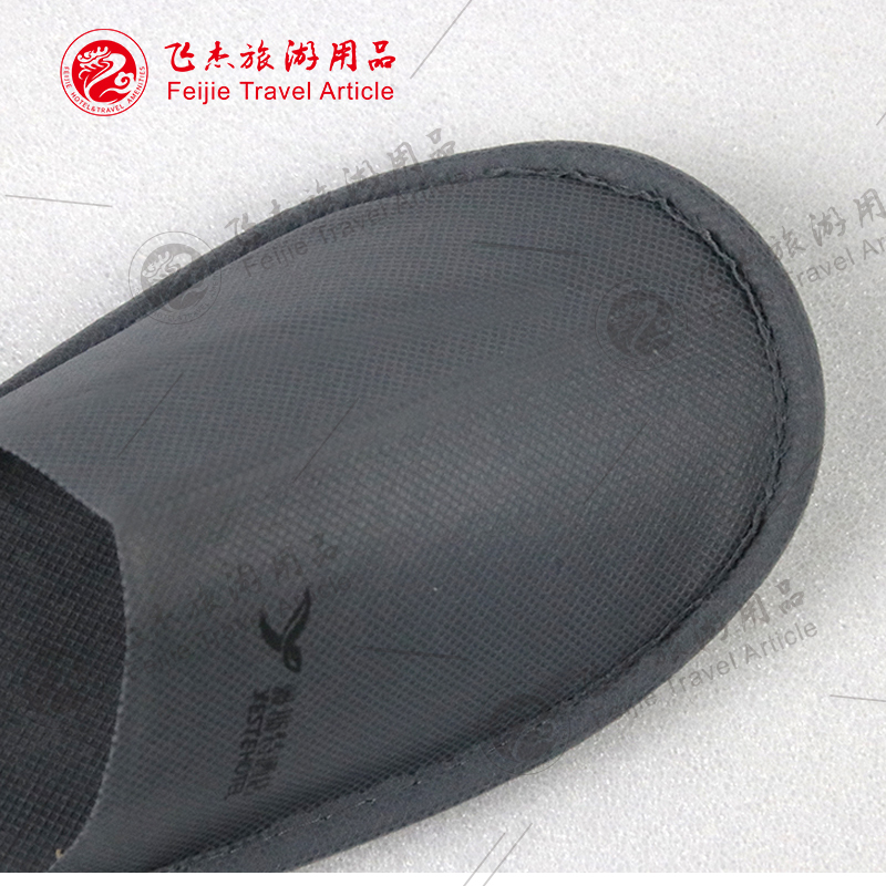 灰色拉毛絨拖鞋