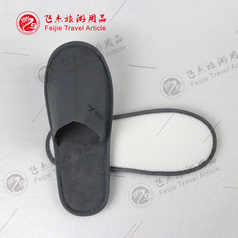 灰色拉毛絨拖鞋
