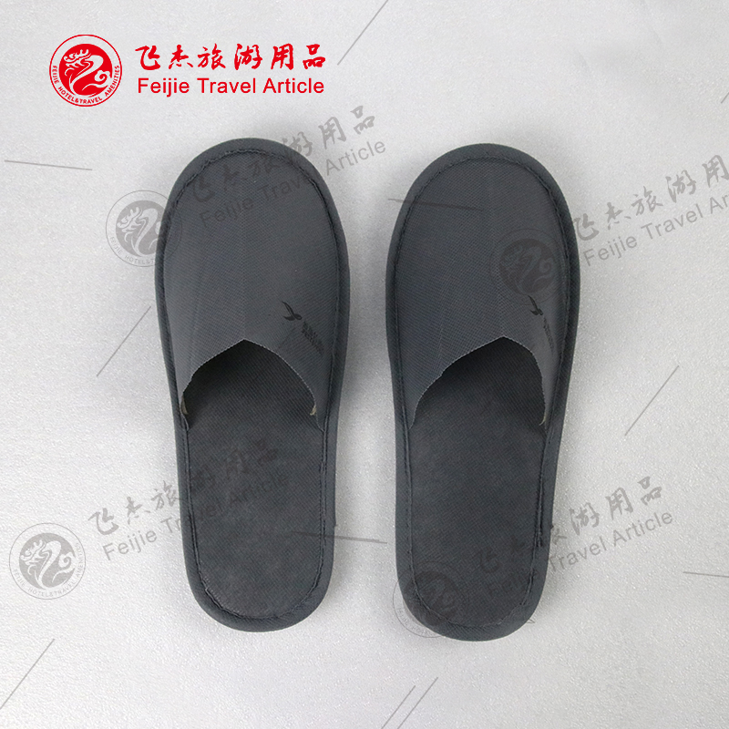 灰色拉毛絨拖鞋