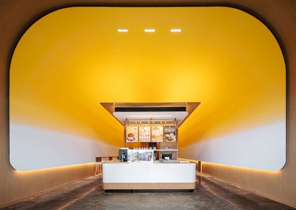 这家咖啡店运用颜色渐变来彰显日系创意美学