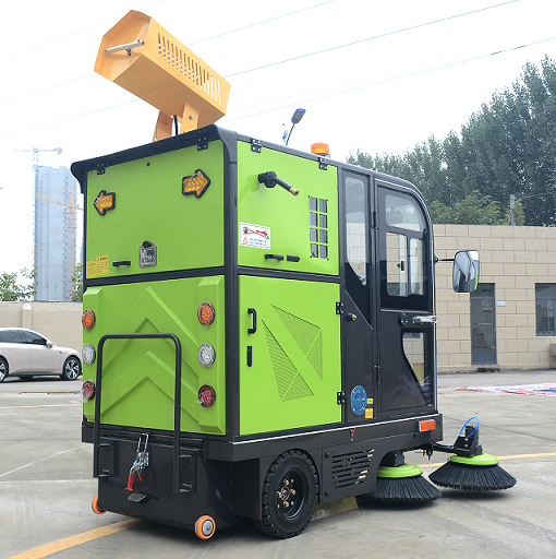 索玛特三轮五刷多功能驾驶式电动扫地车