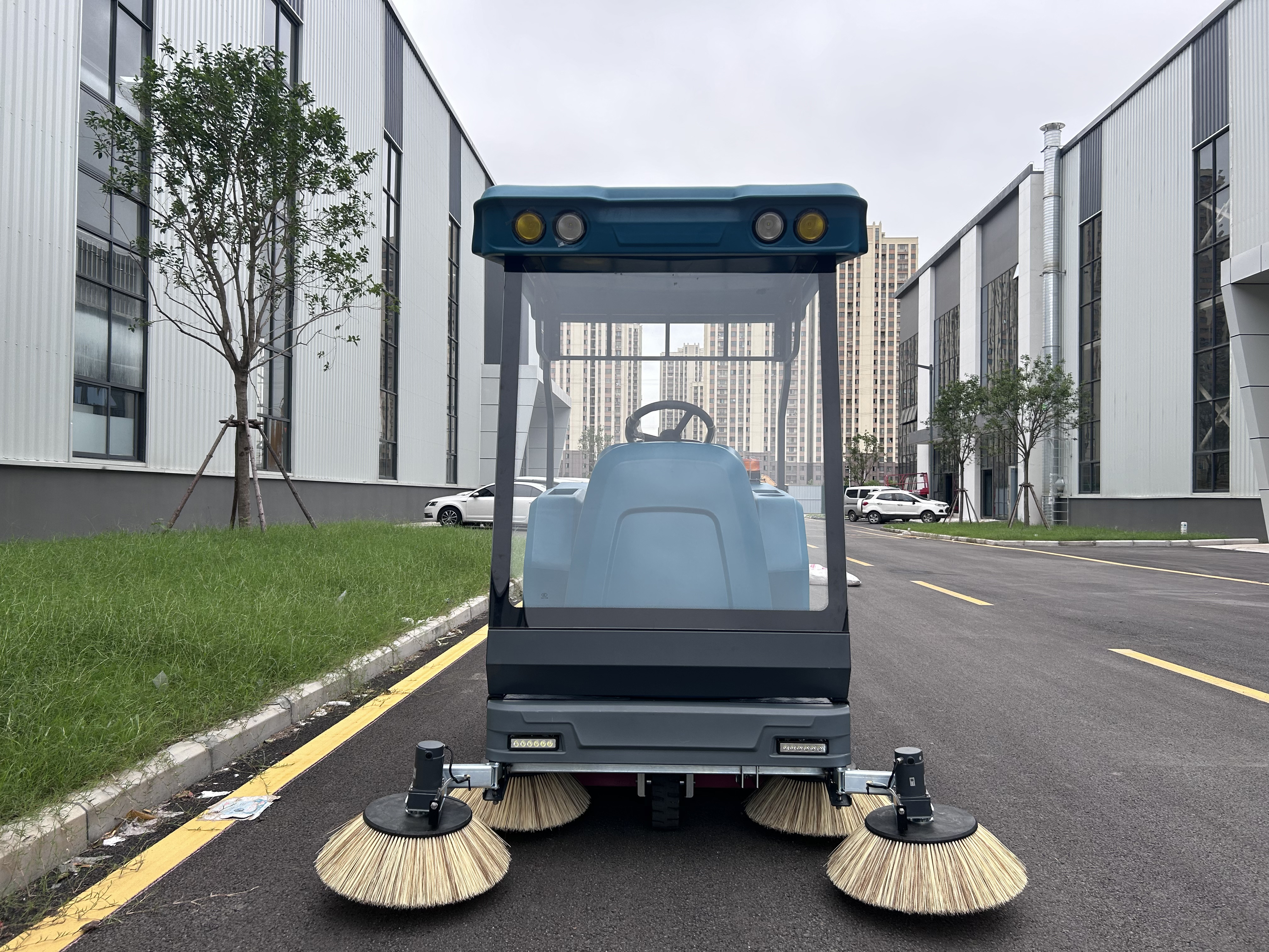 S1800驾驶式扫地机